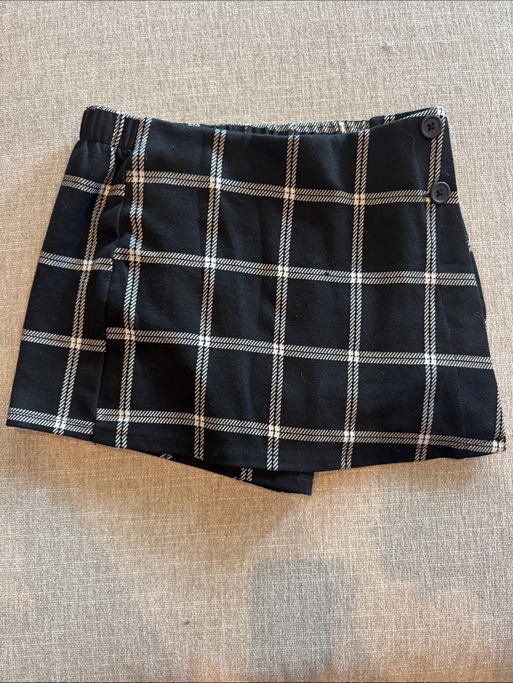 Old Navy Black and White Plaid Girls Skort